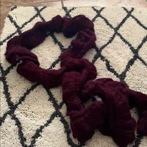 Maroon scarf